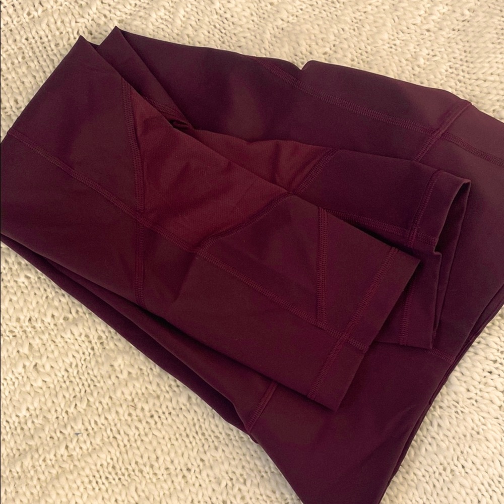 Lululemon High-Waisted Cropped Leggings – Maroon – Size 8 – NEW 🔥 - Picture 5 of 6